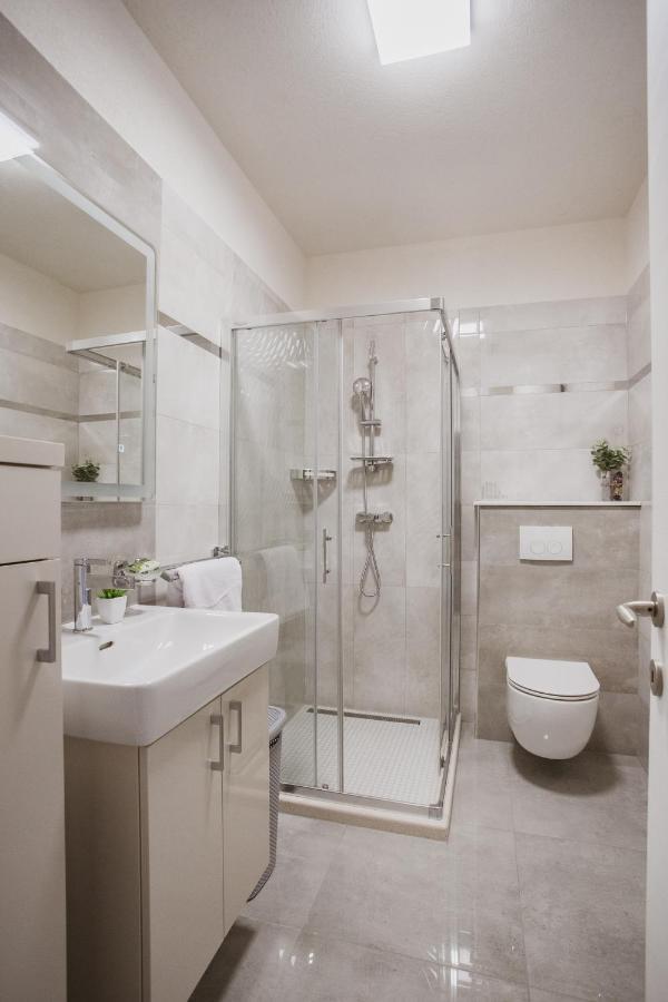 Willa Luxury House Lucija Dugi Rat Zewnętrze zdjęcie